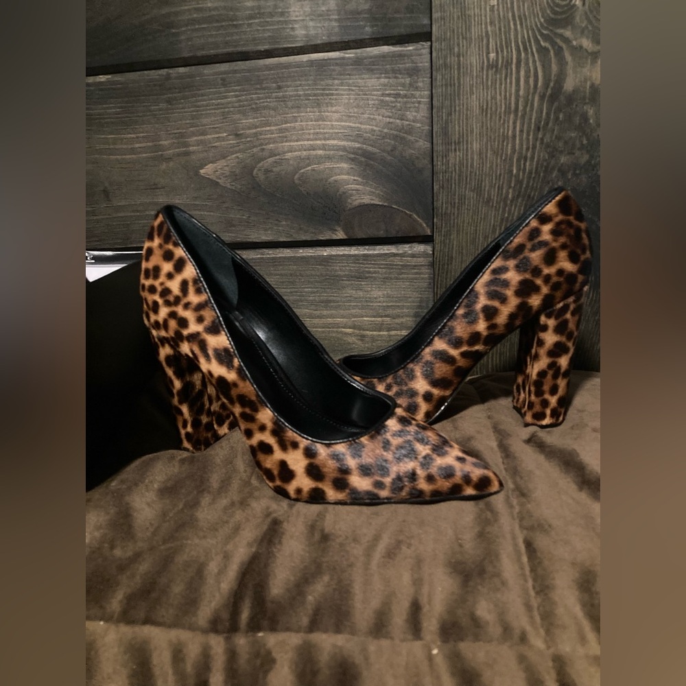 Marc Fisher Leopard Print Women's Heels, size 5, new in box with no lid